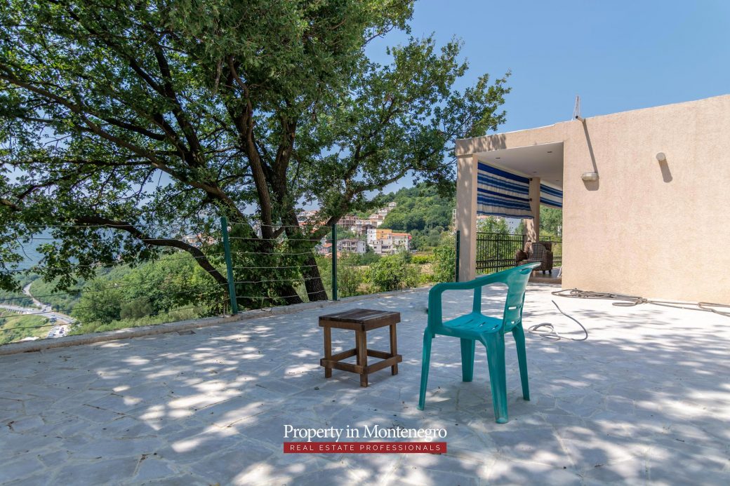 House with sea view for sale in Budva