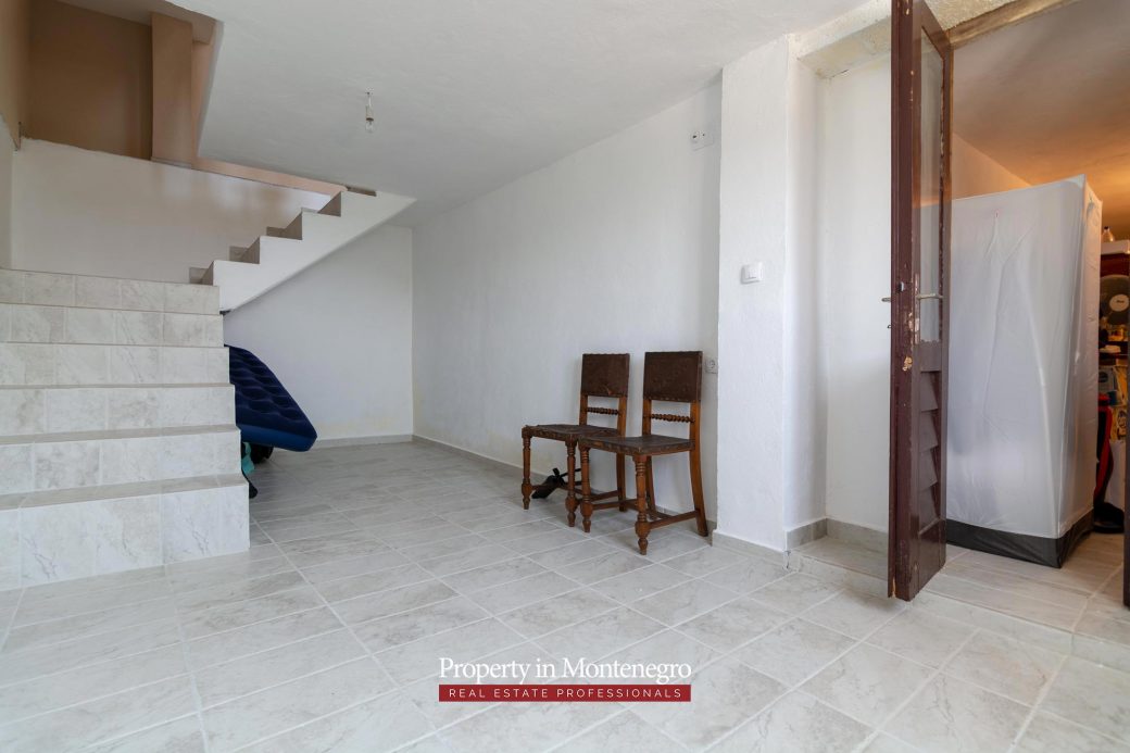 House with sea view for sale in Budva