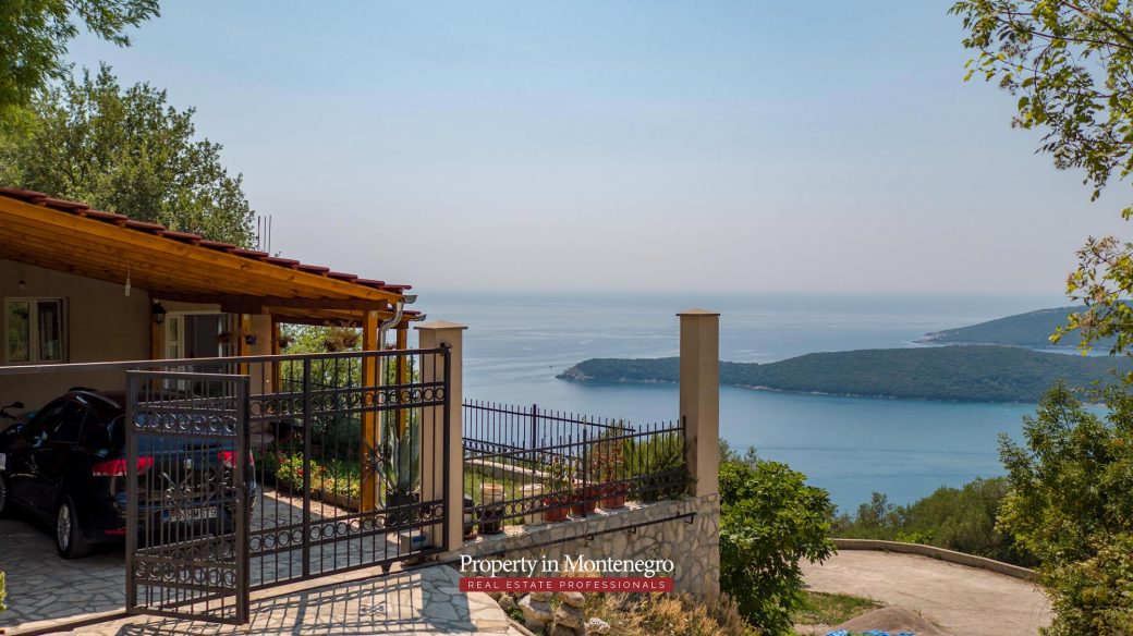 House with sea view for sale in Budva