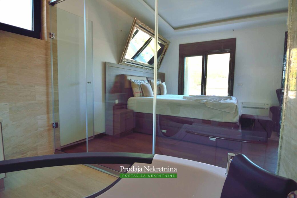 Luxury-penthouse-for-sale-in-Budva (13)