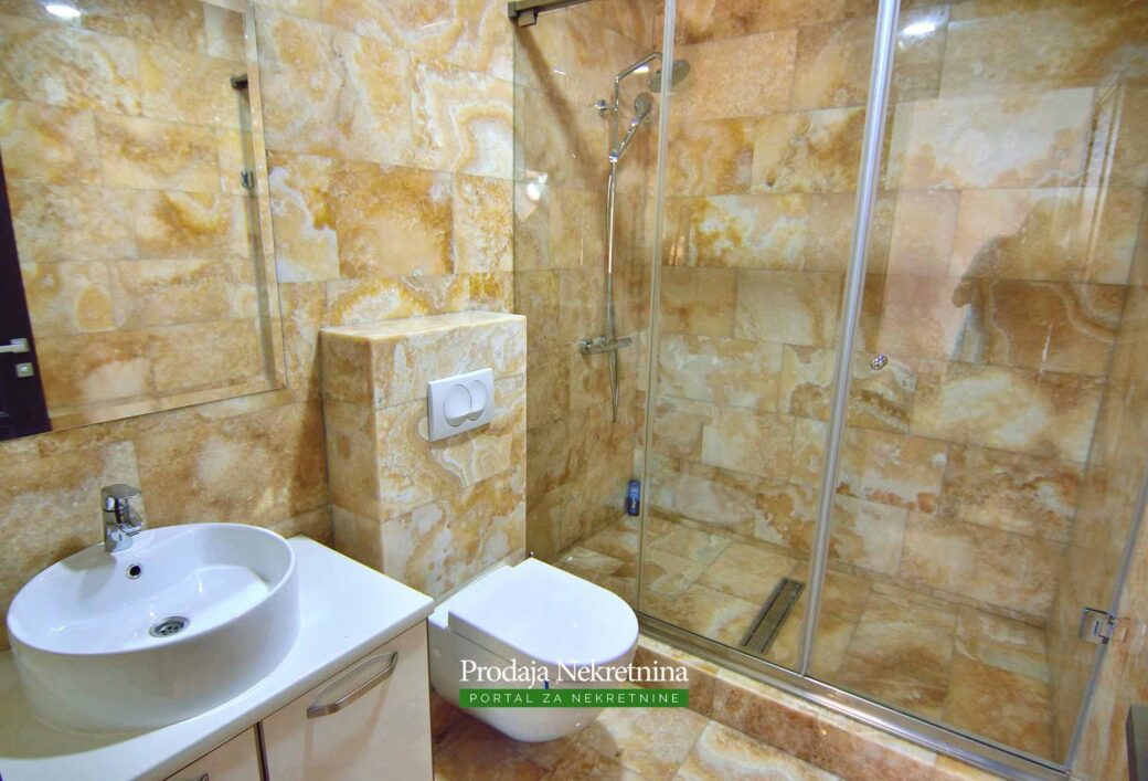 Luxury-penthouse-for-sale-in-Budva (22)