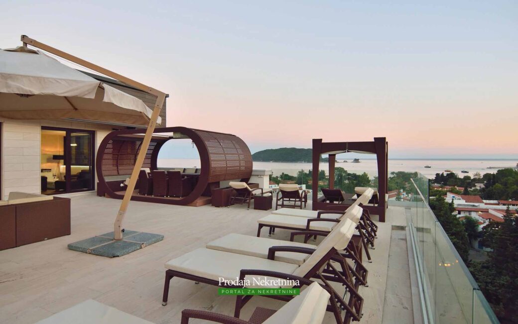 Luxury-penthouse-for-sale-in-Budva (51)