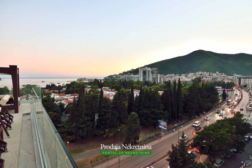 Luxury-penthouse-for-sale-in-Budva (52)