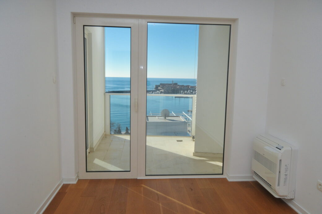 Three bedroom apartment in Budva