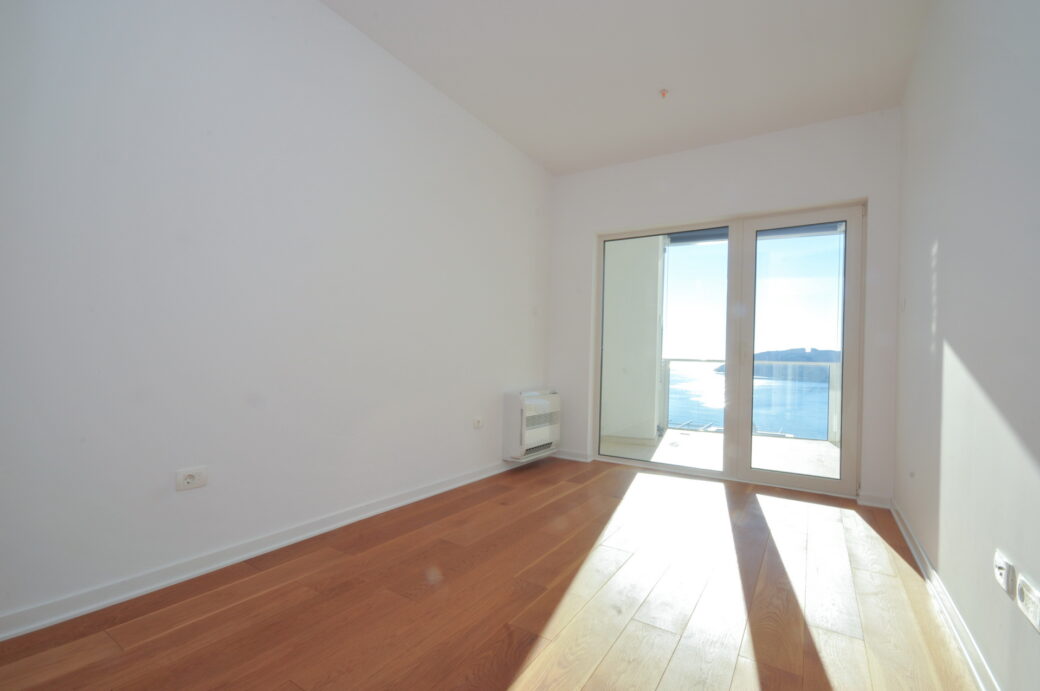 Three bedroom apartment in Budva