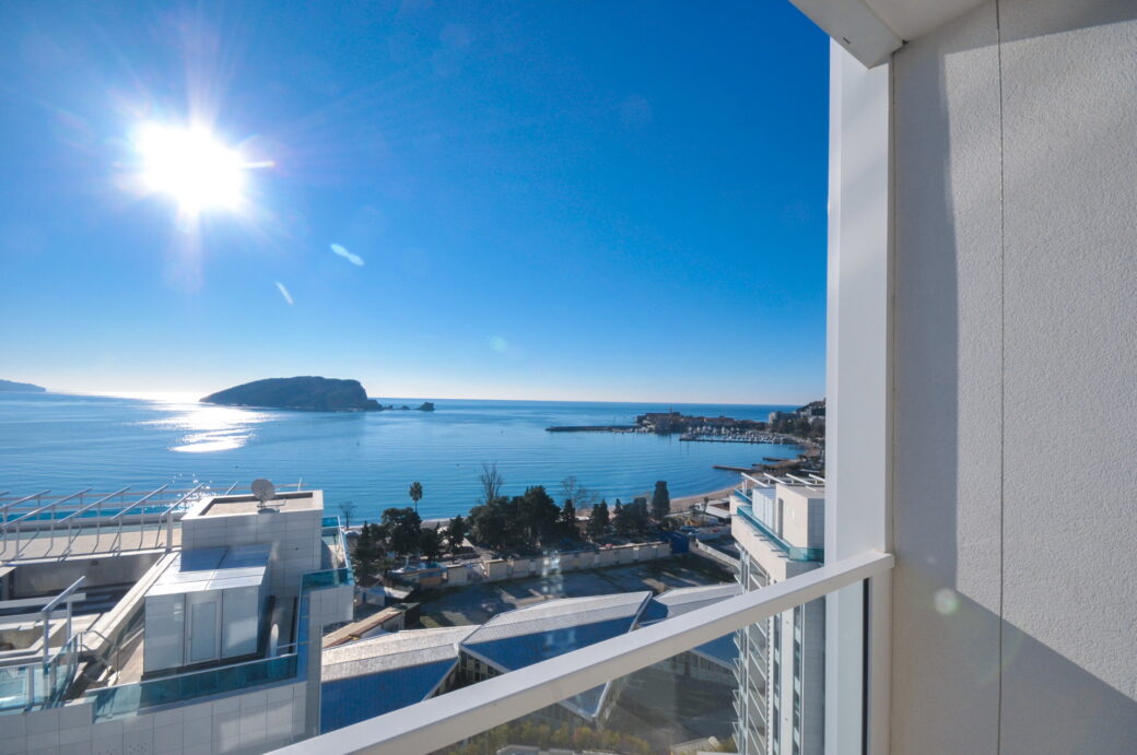 Three bedroom apartment in Budva