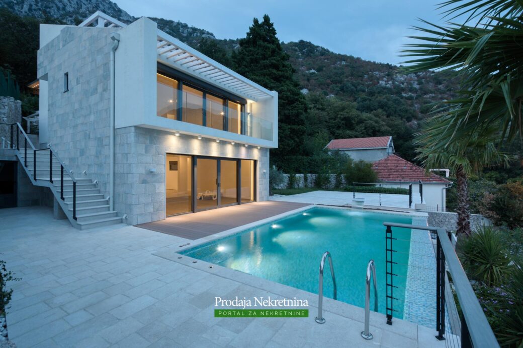 Villa for sale in Kotor Bay