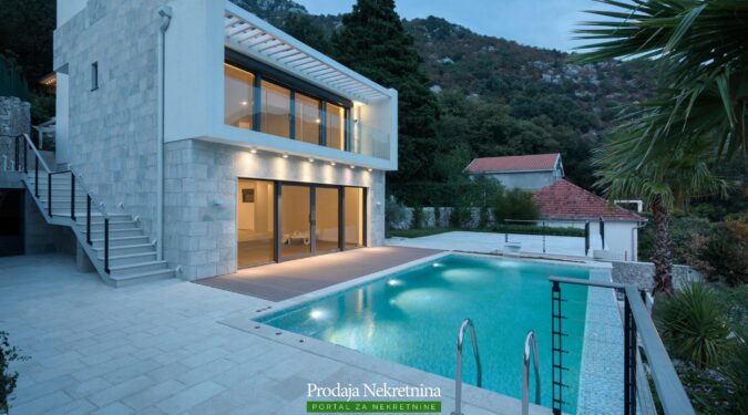 Villa for sale in Kotor Bay