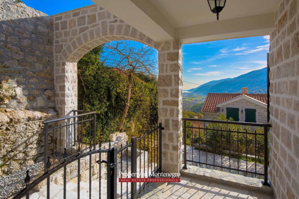 Stone-house-with-sea-view-for-sale-in-Herceg-Novi (12)