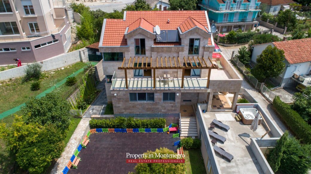 Villa for sale in Tivat