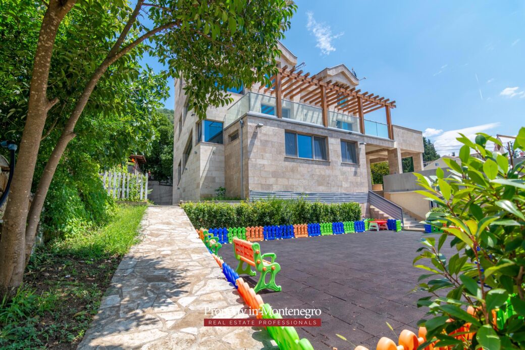 Villa for sale in Tivat