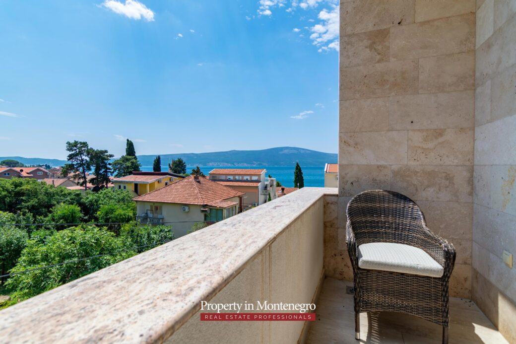 Villa for sale in Tivat