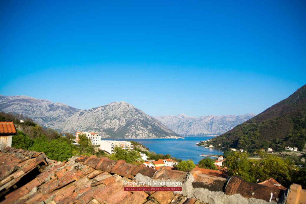 Old stone house for sale in Kotor