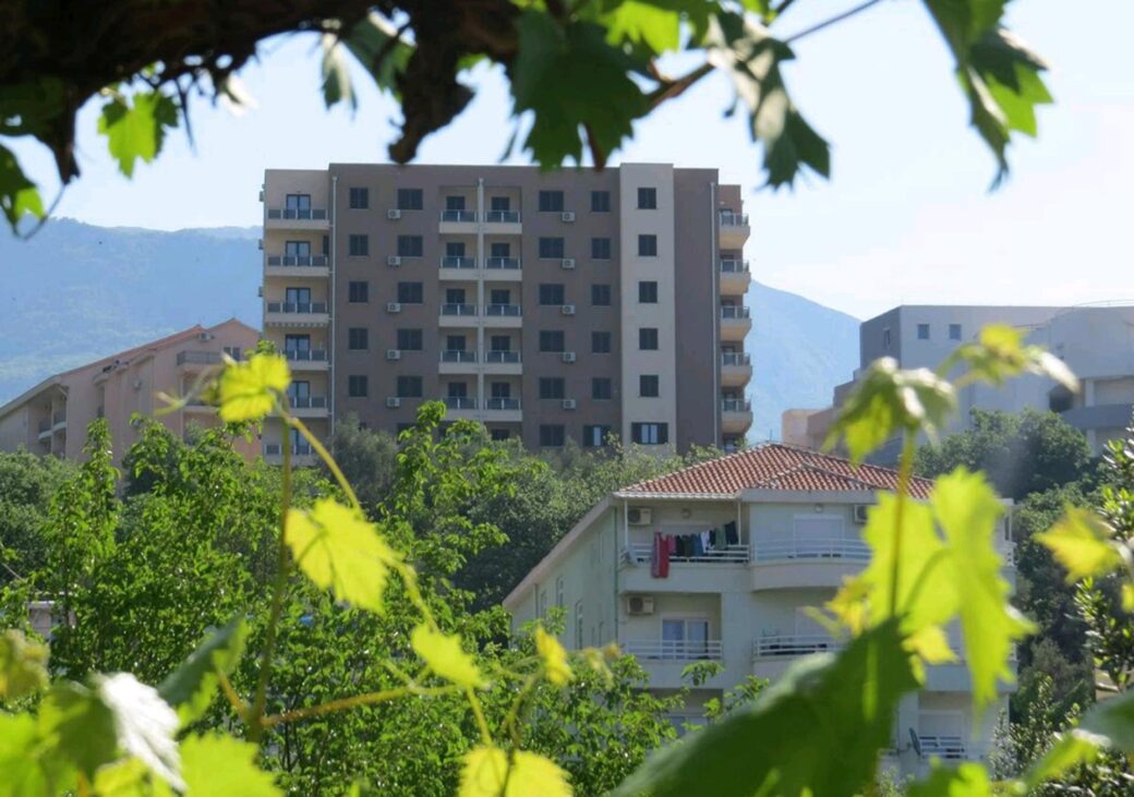 Apartment for sale in Becici