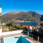 Duplex apartment with swimming pool ih Herceg Novi