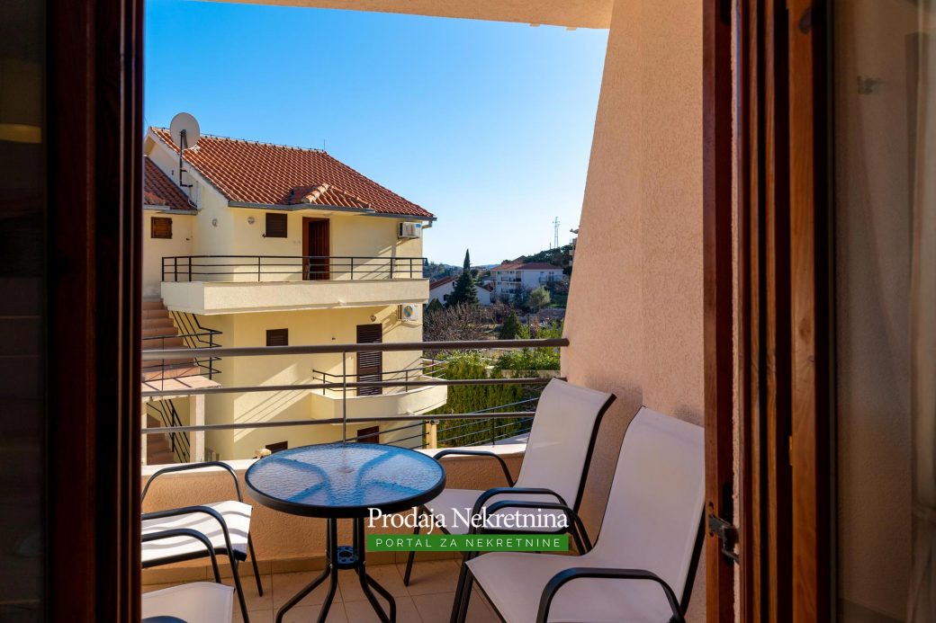 Duplex apartment with swimming pool ih Herceg Novi