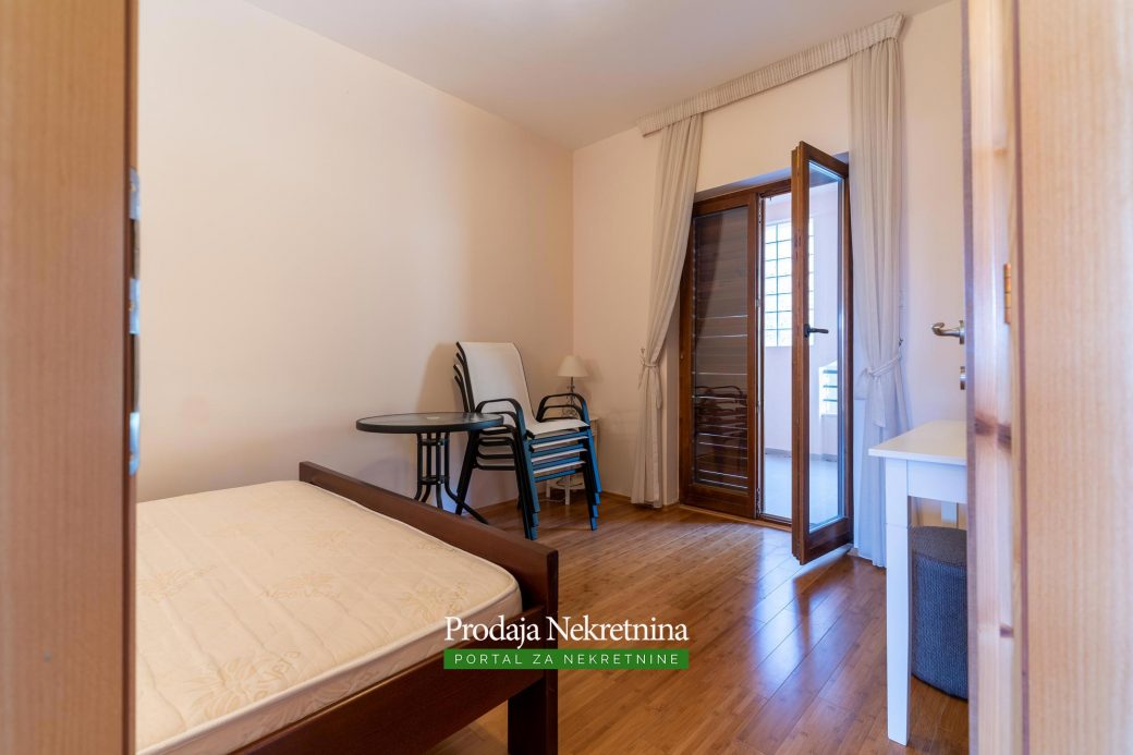 Duplex apartment with swimming pool ih Herceg Novi