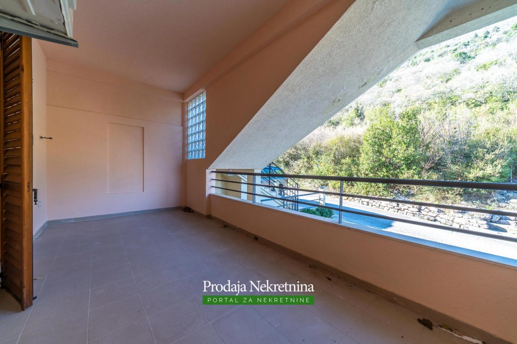 Duplex apartment with swimming pool ih Herceg Novi