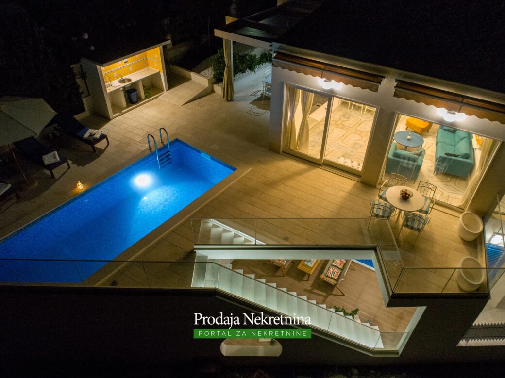 Luxury-villa-with-swimming-pool-for-sale-in-Budva (2)