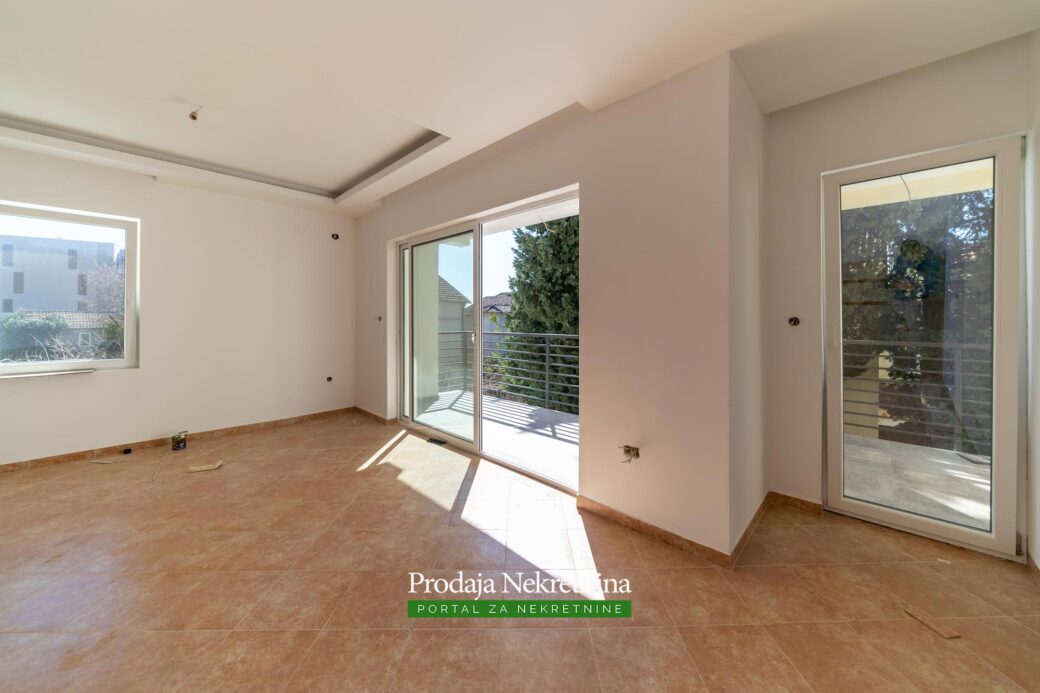 Two bedroom condo in Tivat