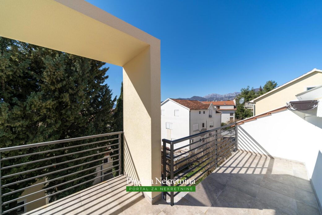 Two bedroom penthouse in Tivat