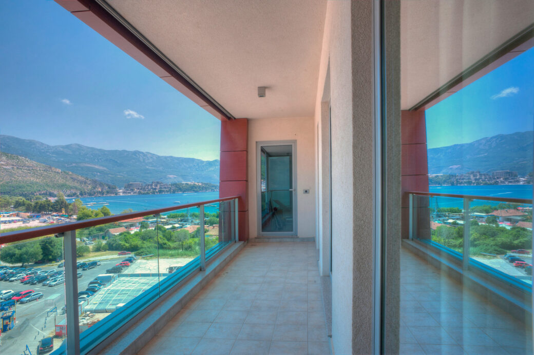 Three bedroom apartment in Budva