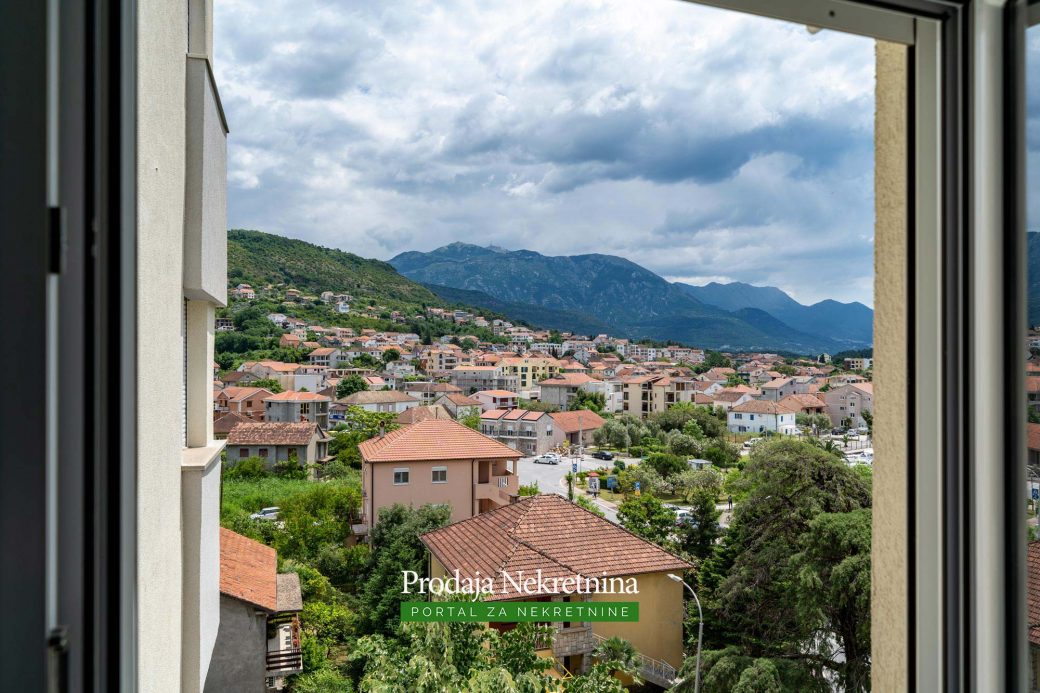 Apartment for sale in the center of Tivat