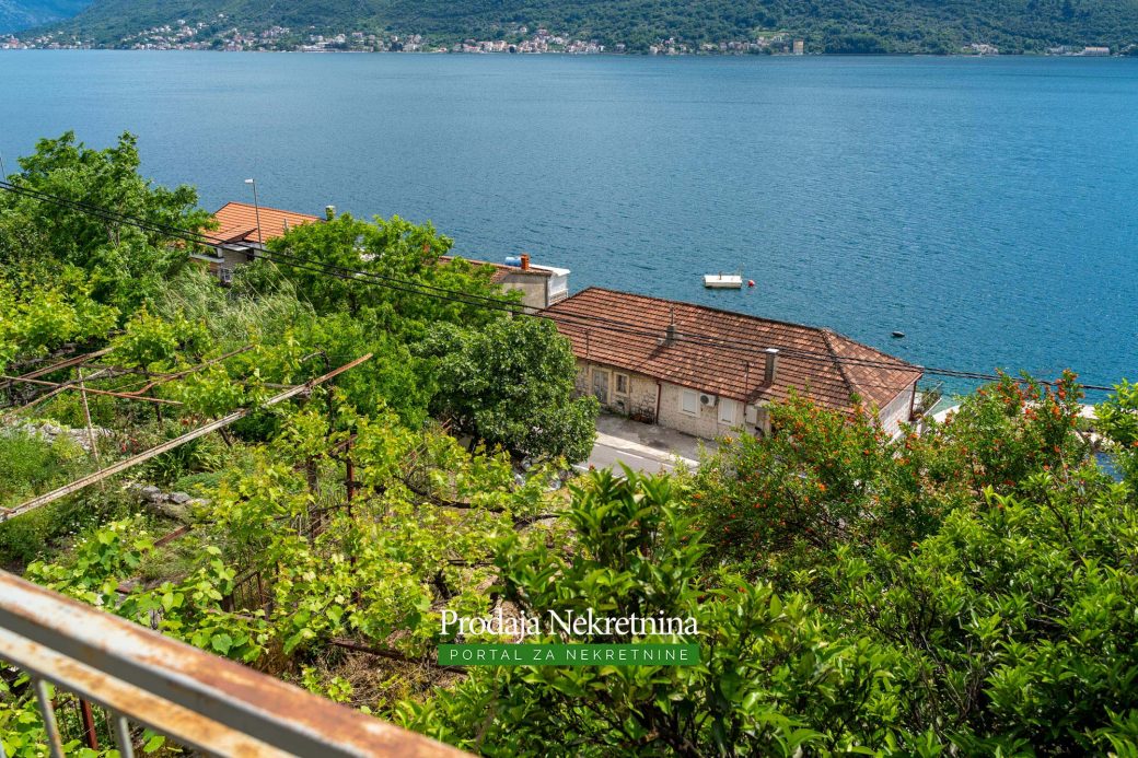 Land for sale in Bay of Kotor