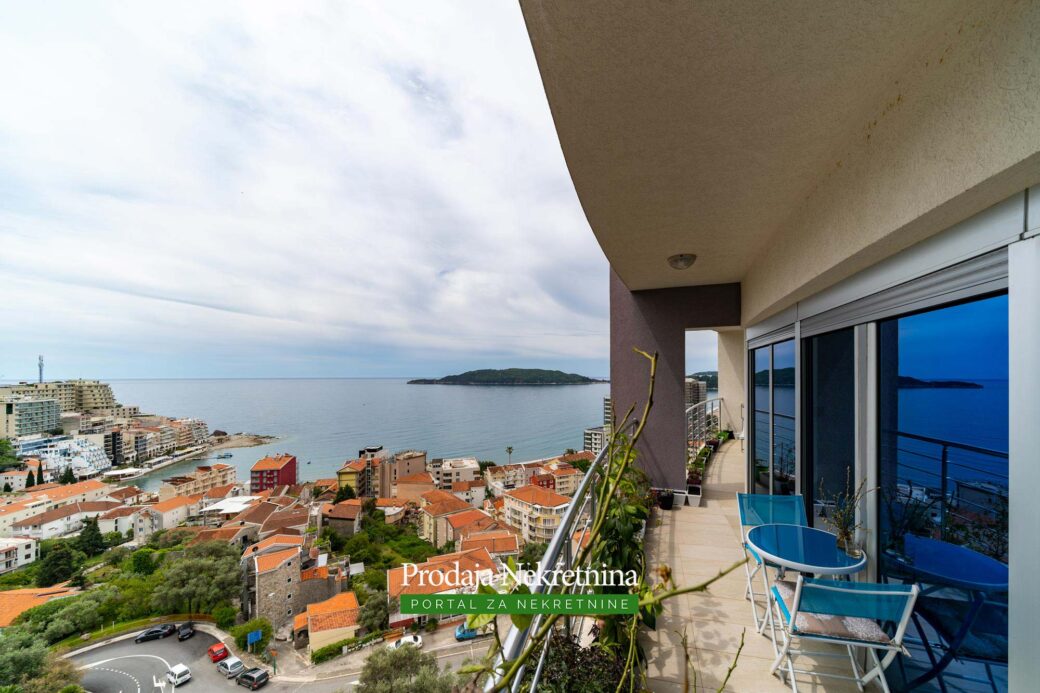 Apartment for sale in Rafailovici