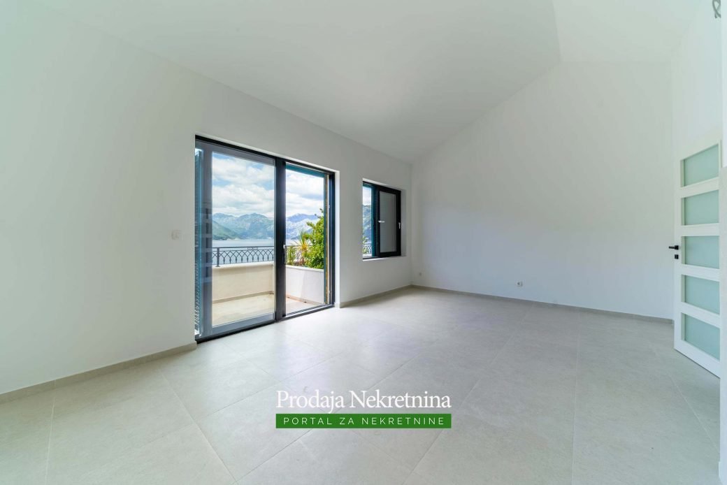 Penthouse for sale in Kotor Bay