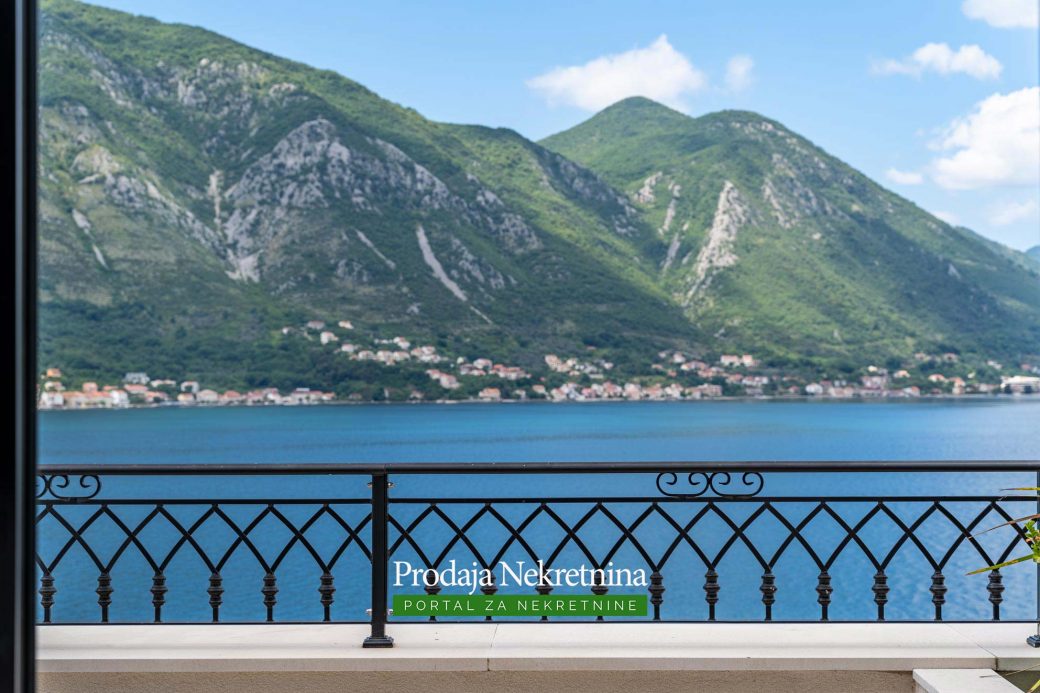 Penthouse for sale in Kotor Bay