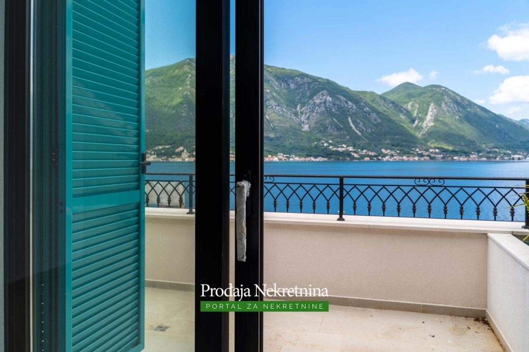 Penthouse for sale in Kotor Bay