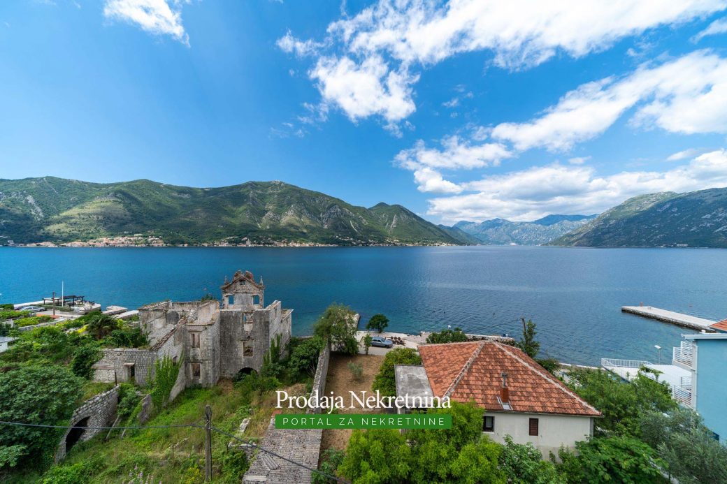 Penthouse for sale in Kotor Bay