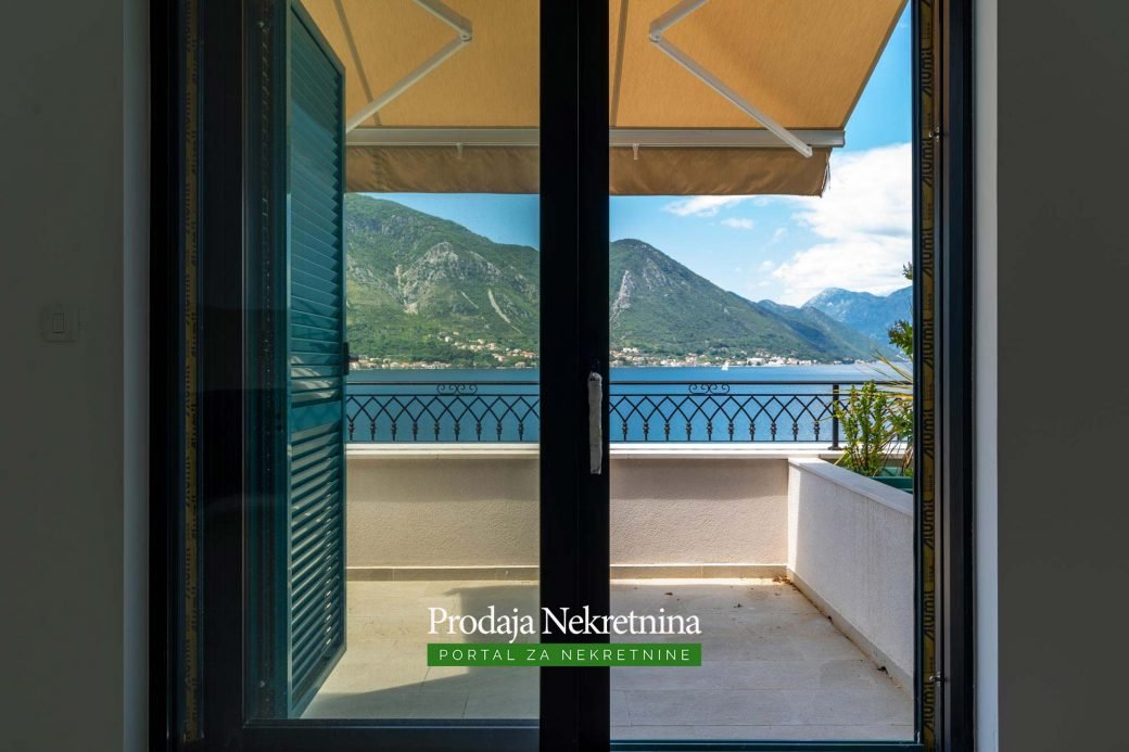 Penthouse for sale in Kotor Bay