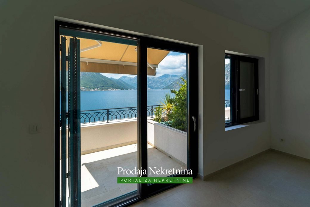 Penthouse for sale in Kotor Bay