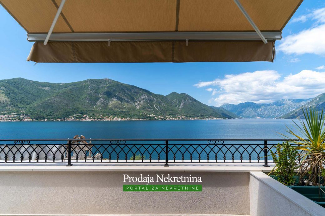 Penthouse for sale in Kotor Bay