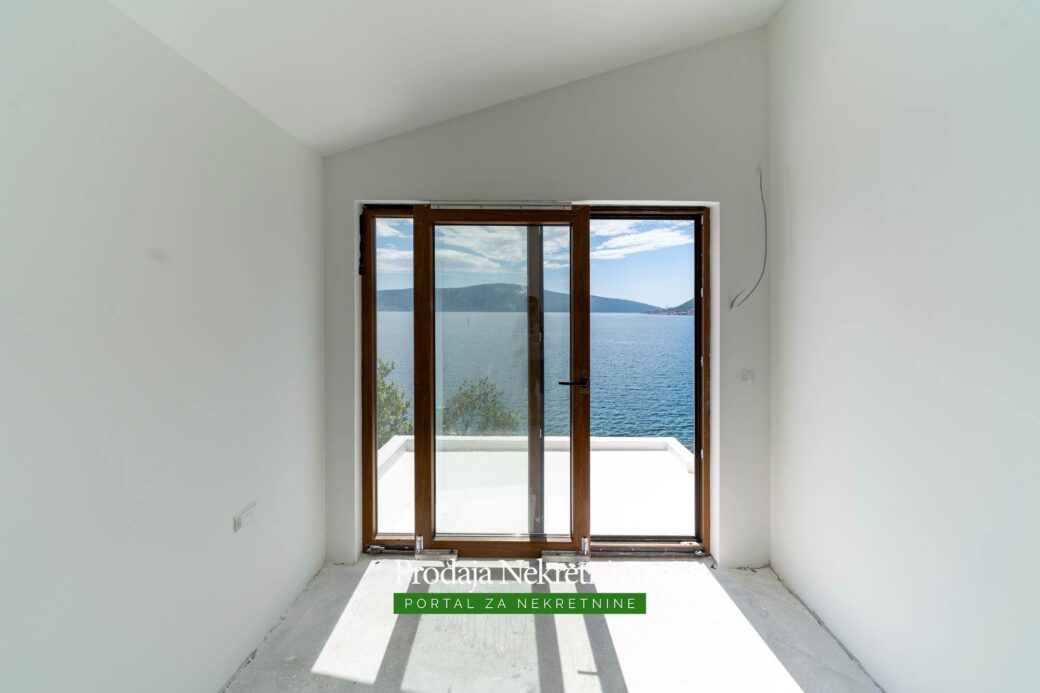 Seafront penthouse for sale in Tivat Bay