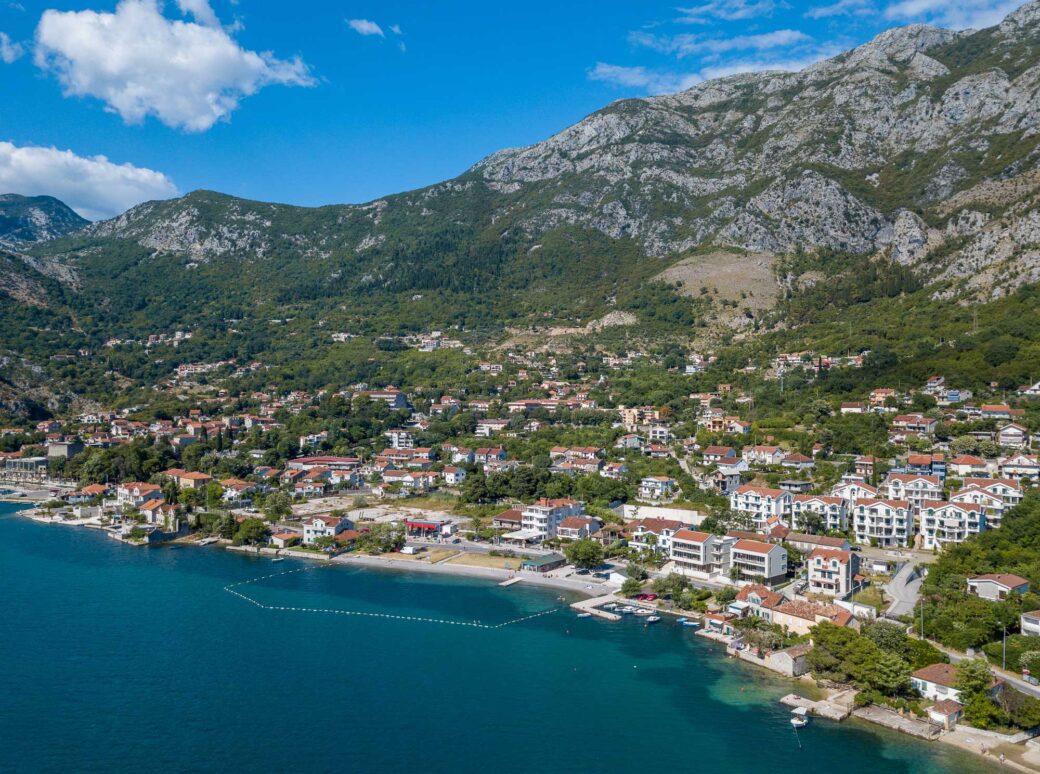 Studio for sale in Kotor Bay