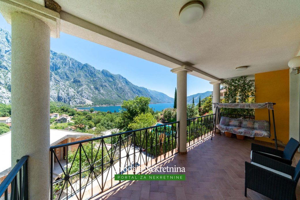 Three bedroom apartment in Kotor Bay