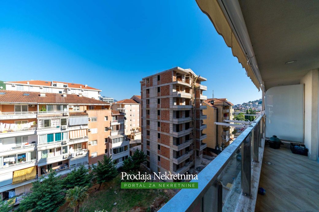 Two bedroom apartment in Budva