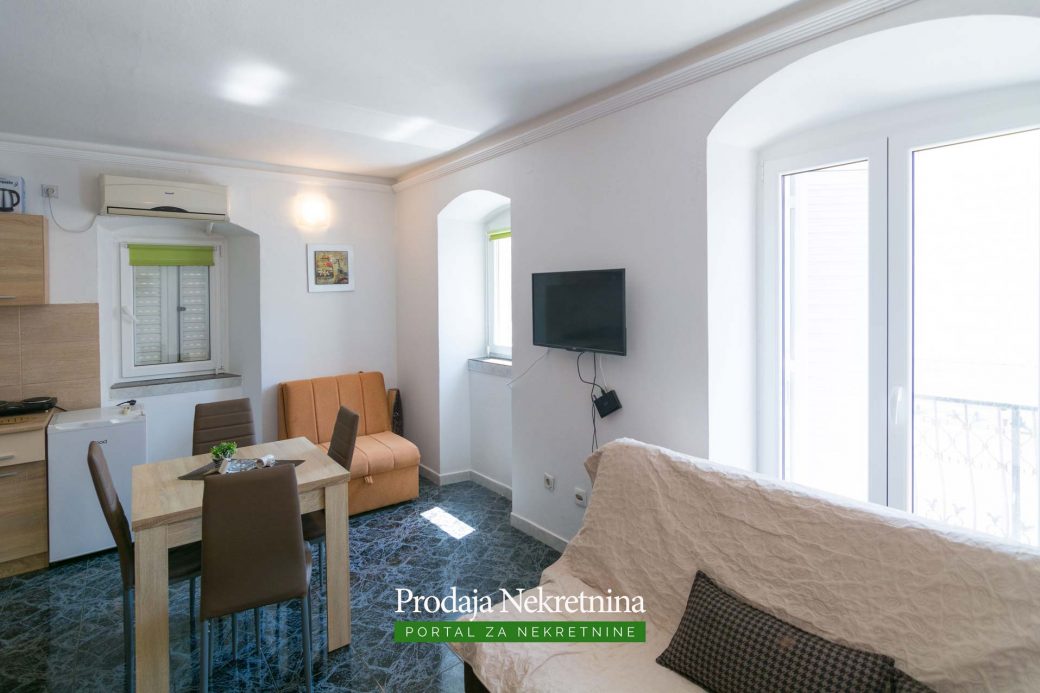 Second line house for sale in Herceg Novi