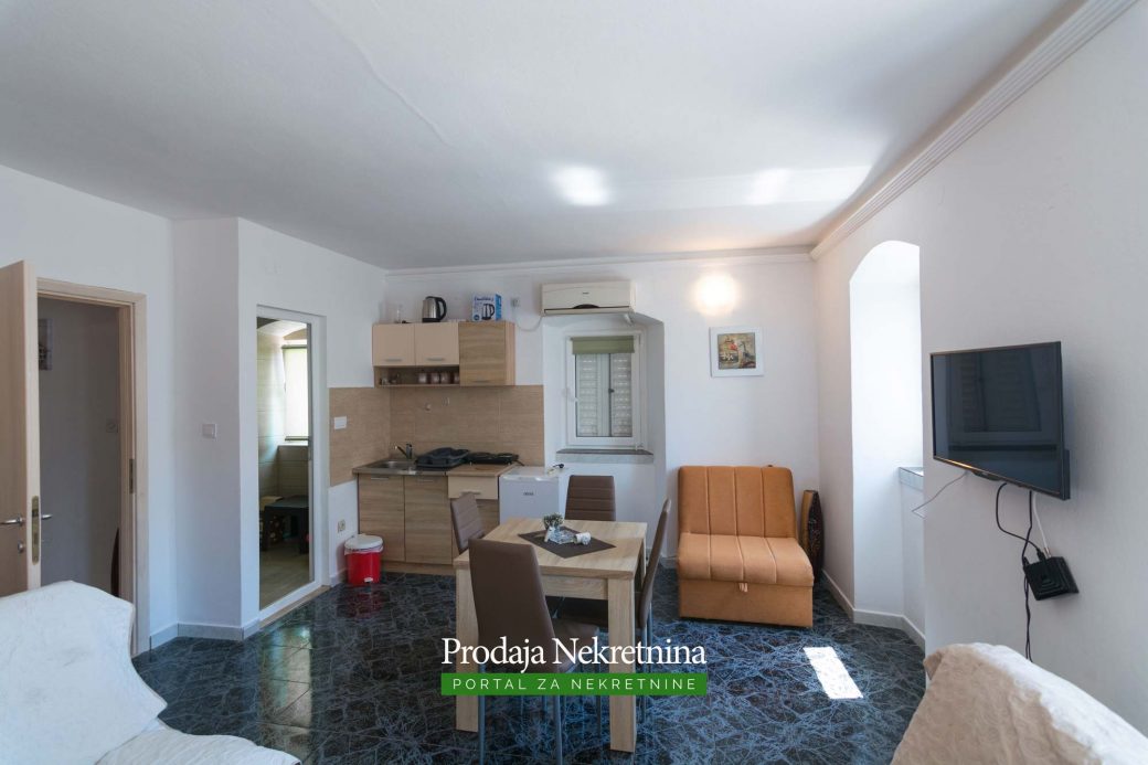 Second line house for sale in Herceg Novi