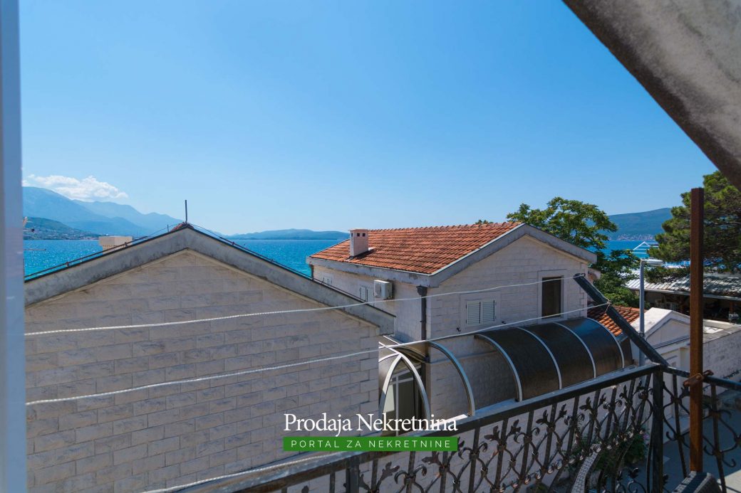 Second line house for sale in Herceg Novi