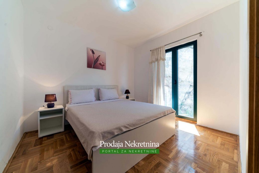 Dvosoban apartman u Tivtu