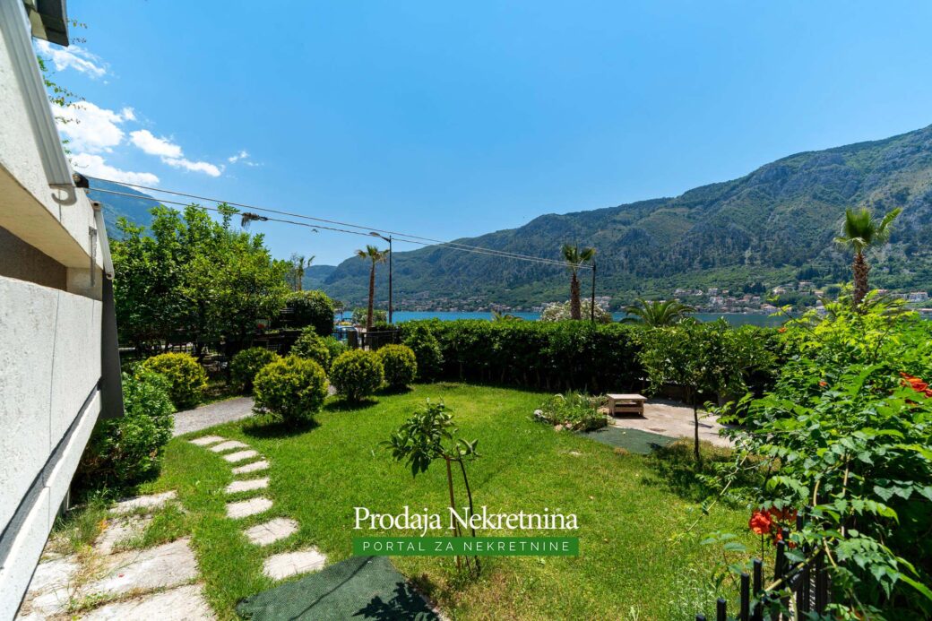 Three bedroom apartment for sale in Kotor Bay