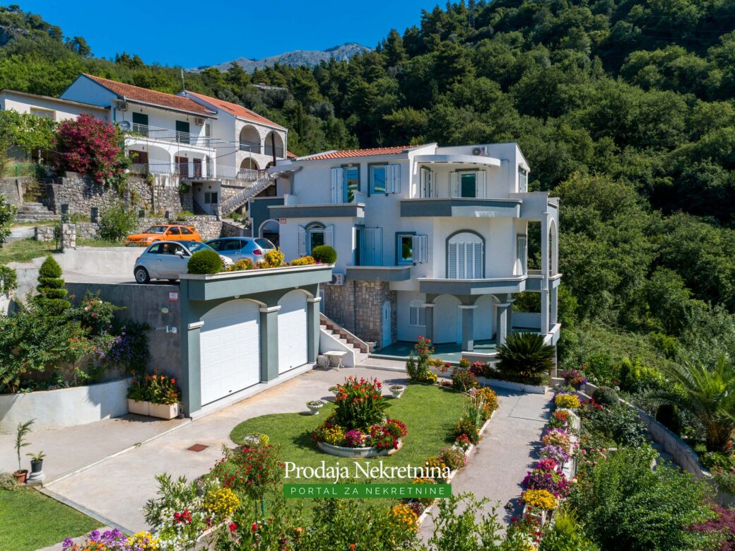 Villa for sale in Budva