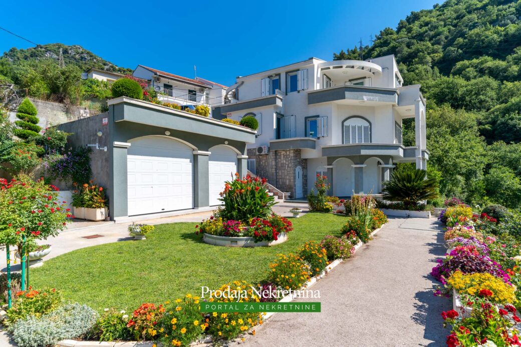 Villa for sale in Budva