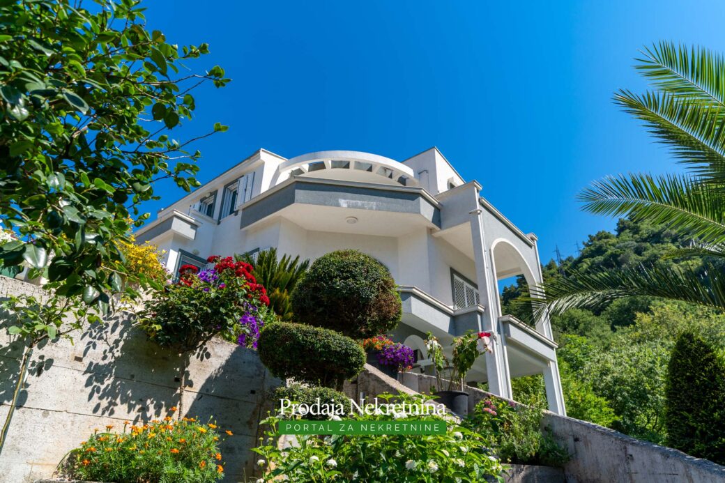 Villa for sale in Budva