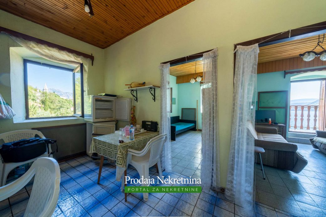 Apartment for sale in Perast