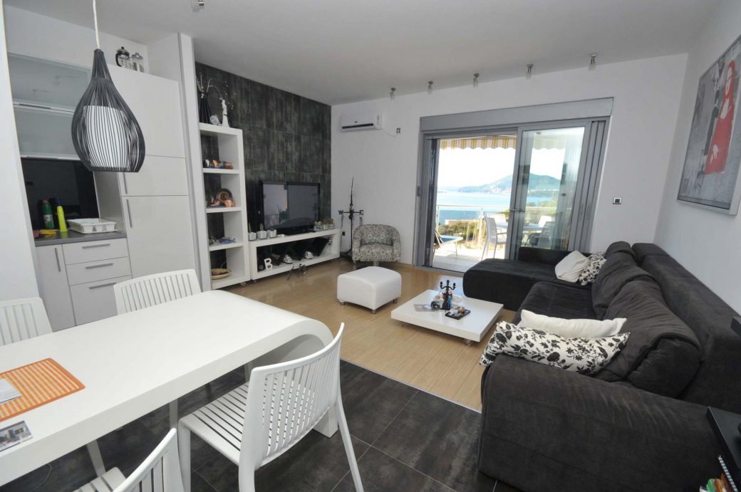 One bedroom apartment in Budva